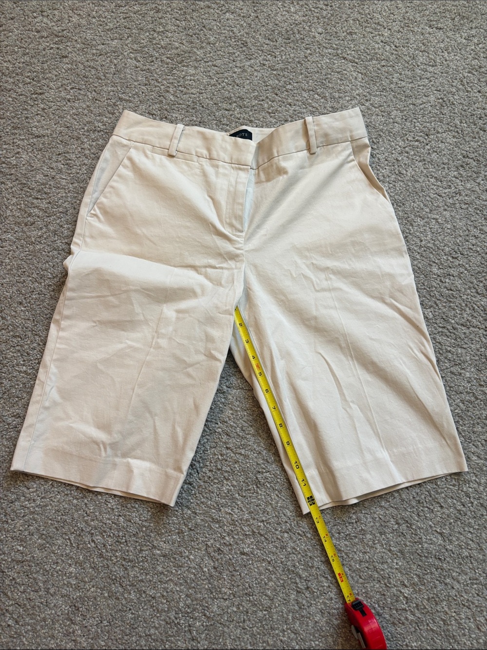 Talbots Cream Flat-Front Women's Shorts size 8